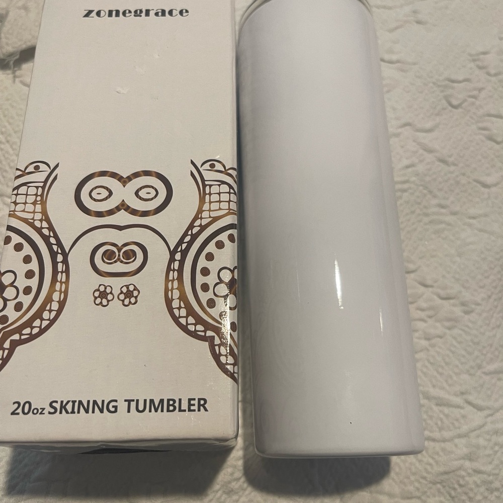Zonegrace 20oz White Tumbler New in box with lid